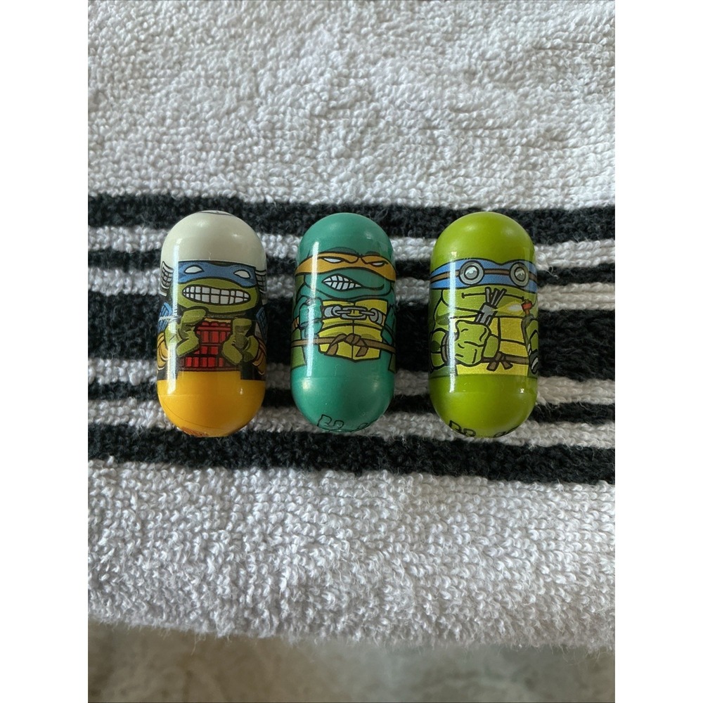 TMNT Mighty Beanz #30 Don Fighting Gear 26 Don Fighting Michealangelo Bean Used